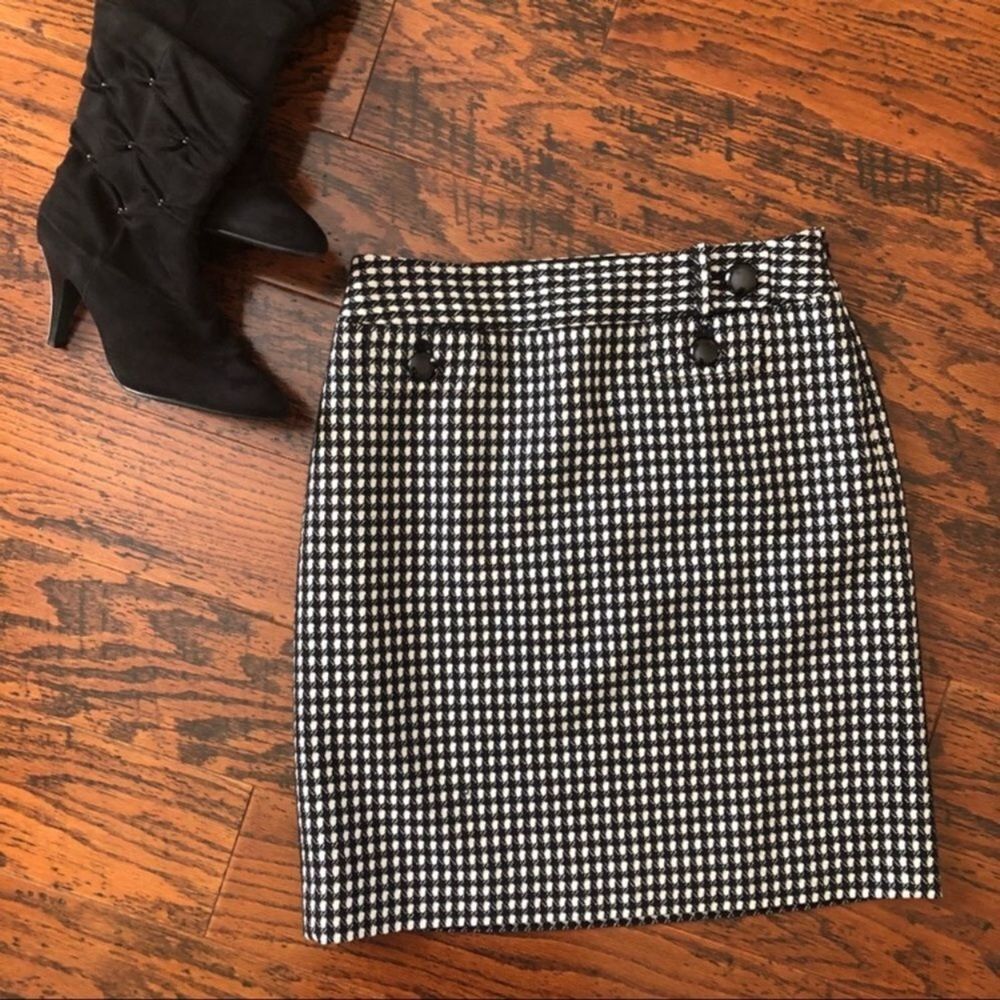Ann Taylor Black and White Houndstooth Pencil Skirt
